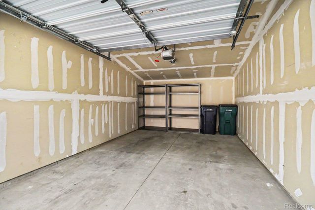 1250 DIAMOND Court E, Royal Oak, MI 48067
