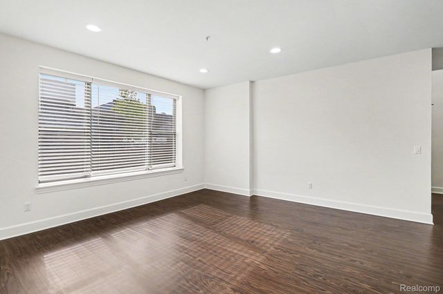 1250 DIAMOND Court E, Royal Oak, MI 48067