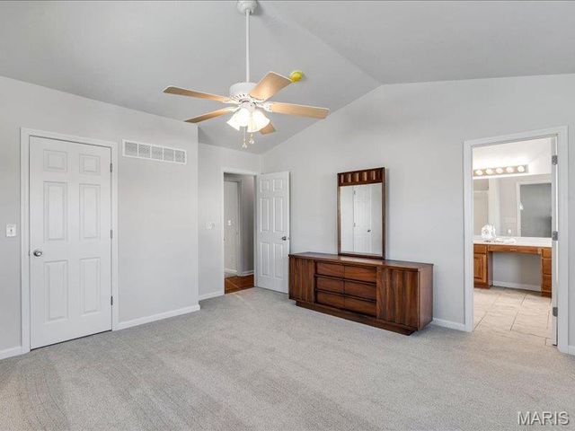 559 Winter Garden Drive, Fenton, MO 63026