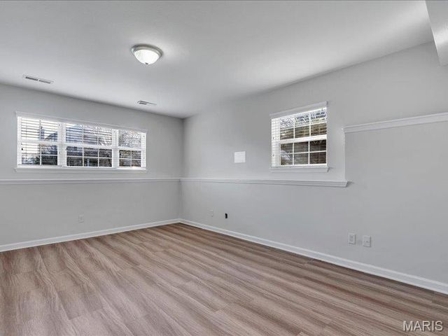 559 Winter Garden Drive, Fenton, MO 63026