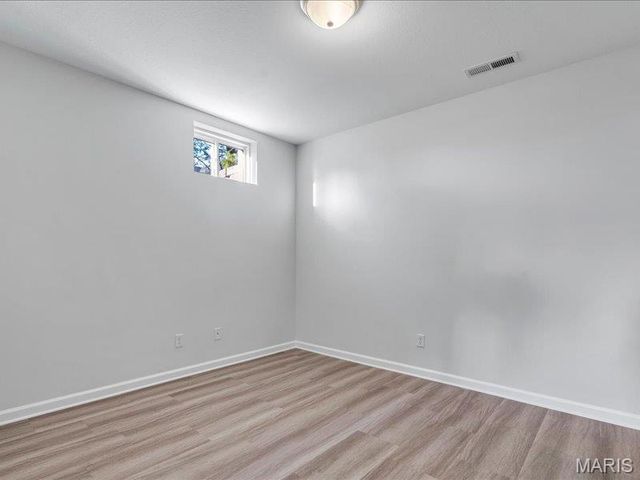 559 Winter Garden Drive, Fenton, MO 63026