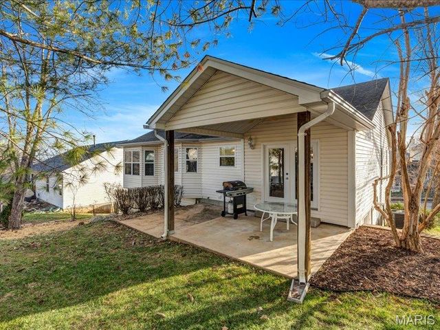 559 Winter Garden Drive, Fenton, MO 63026