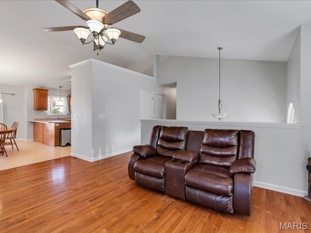 559 Winter Garden Drive, Fenton, MO 63026