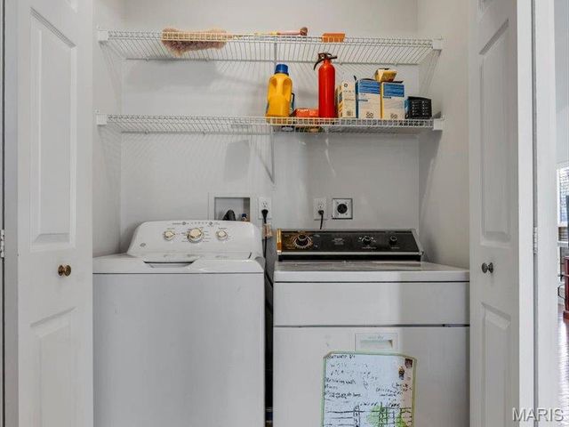 559 Winter Garden Drive, Fenton, MO 63026