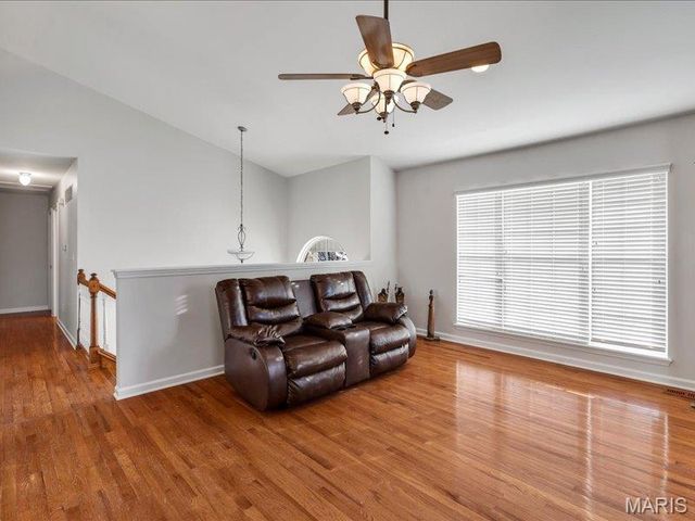 559 Winter Garden Drive, Fenton, MO 63026