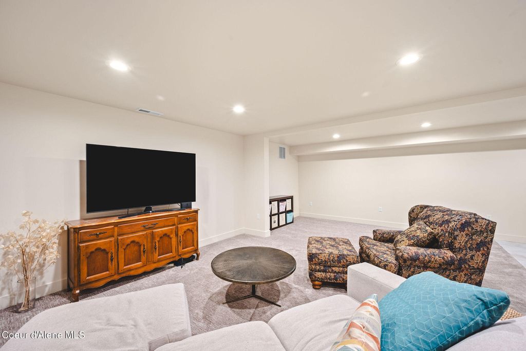 6520 N Colfax St, Dalton Gardens, ID 83815 photo 32