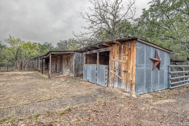 387 Madrone Loop, Concan, TX 78838