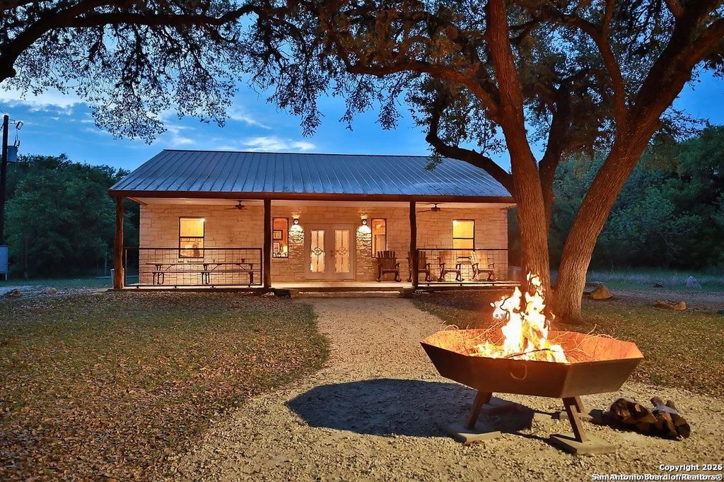 387 Madrone Loop, Concan, TX 78838
