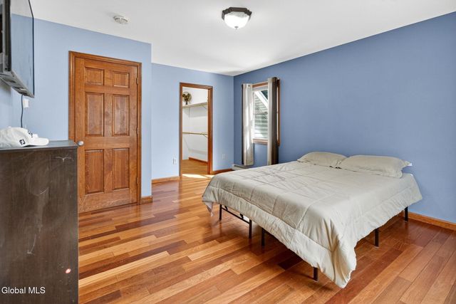 14 NY-9P, Malta, NY 12020