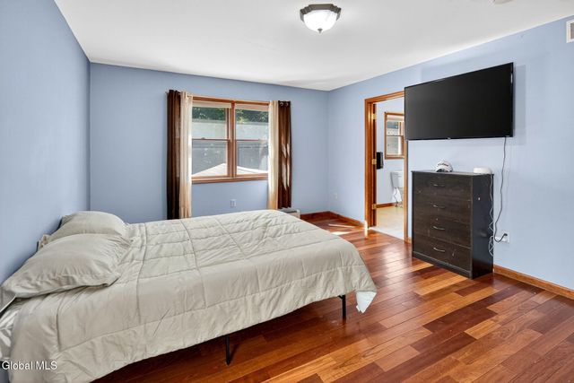 14 NY-9P, Malta, NY 12020