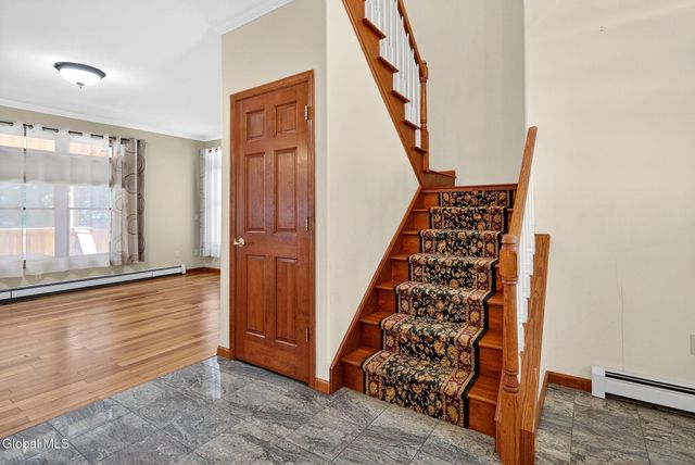 14 NY-9P, Malta, NY 12020