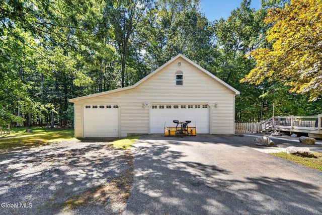 14 NY-9P, Malta, NY 12020