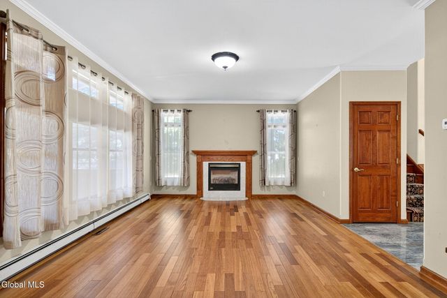 14 NY-9P, Malta, NY 12020