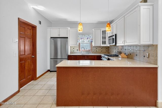 14 NY-9P, Malta, NY 12020