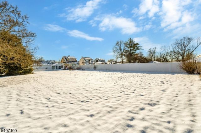 380 E Main St, Somerville Boro, NJ 08876