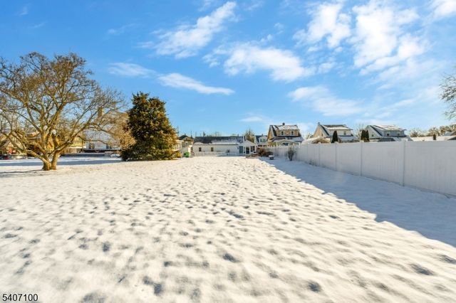 380 E Main St, Somerville Boro, NJ 08876