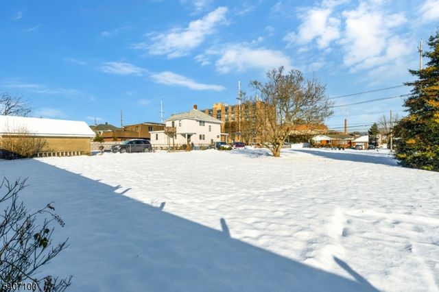 380 E Main St, Somerville Boro, NJ 08876