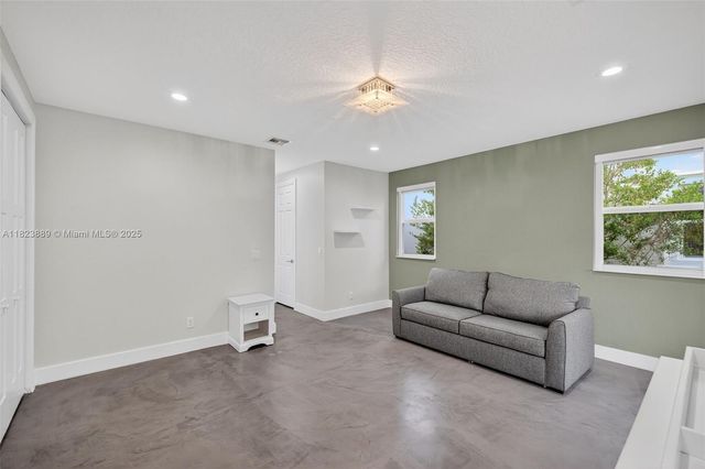 459 SW 5th Ave, Fort Lauderdale, FL 33315