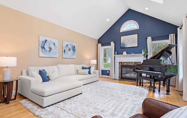 3 Notch Dr, Westford, MA 01886