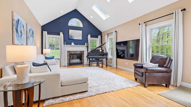 3 Notch Dr, Westford, MA 01886