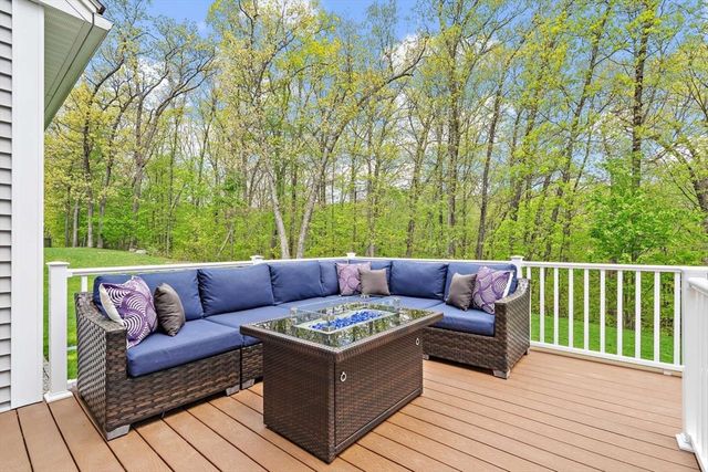 3 Notch Dr, Westford, MA 01886