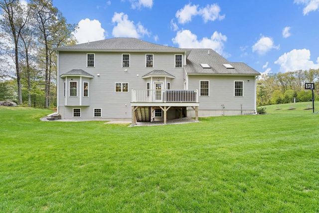 3 Notch Dr, Westford, MA 01886