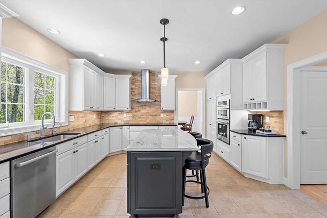 3 Notch Dr, Westford, MA 01886
