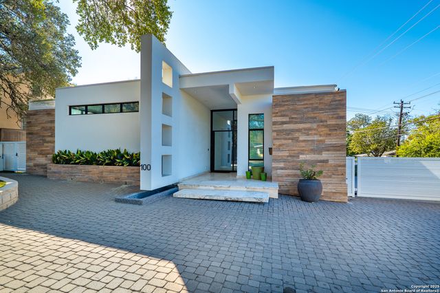 100 Canterbury Hill, Terrell Hills, TX 78209