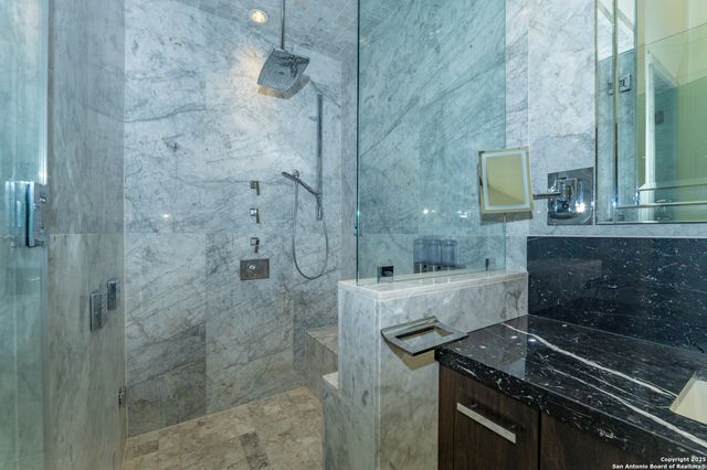 100 Canterbury Hill, Terrell Hills, TX 78209