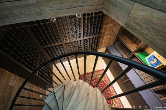 100 Canterbury Hill, Terrell Hills, TX 78209