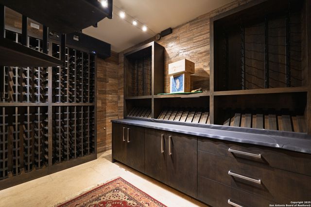 100 Canterbury Hill, Terrell Hills, TX 78209