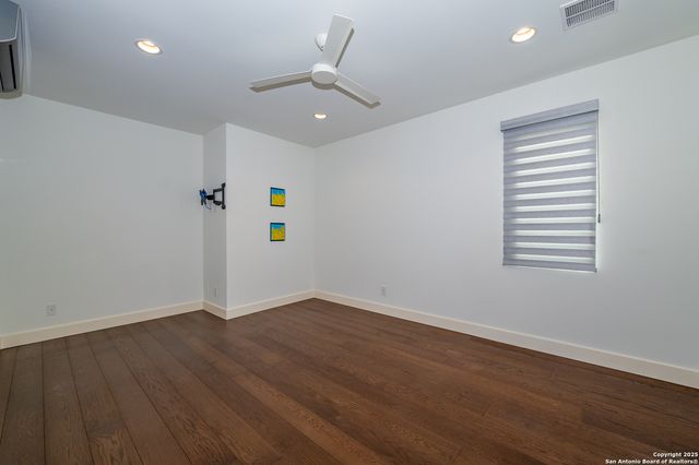 100 Canterbury Hill, Terrell Hills, TX 78209