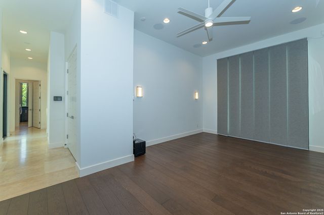 100 Canterbury Hill, Terrell Hills, TX 78209