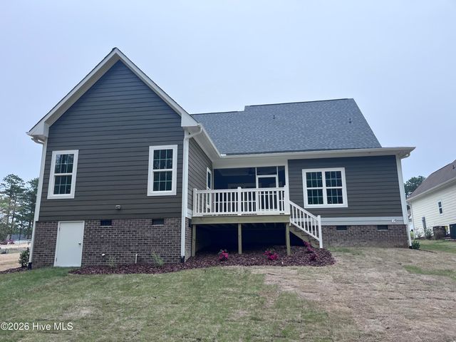 613 Jumper Court, Southern Pines, NC 28387