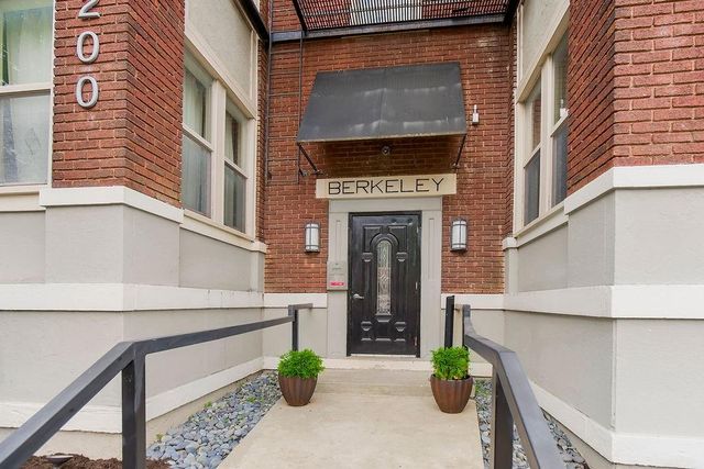 200 E 43rd Street 306, Kansas City, MO 64111