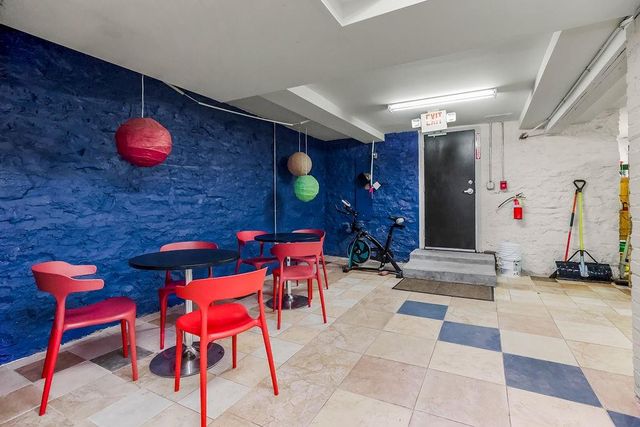 200 E 43rd Street 306, Kansas City, MO 64111