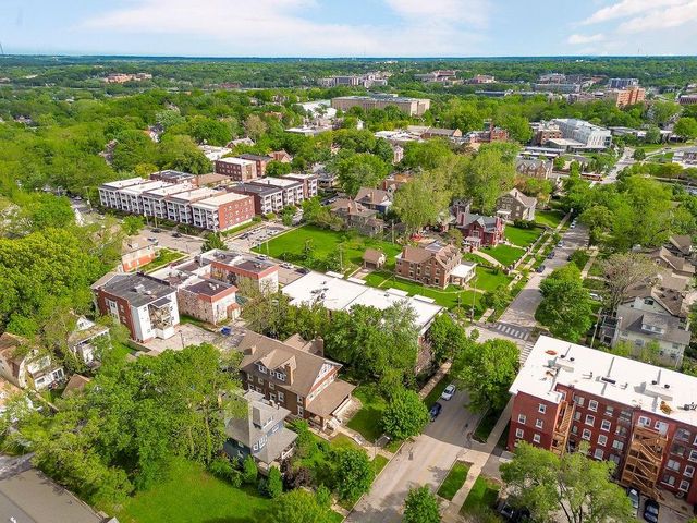 200 E 43rd Street 306, Kansas City, MO 64111
