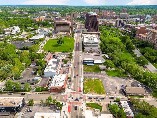 200 E 43rd Street 306, Kansas City, MO 64111