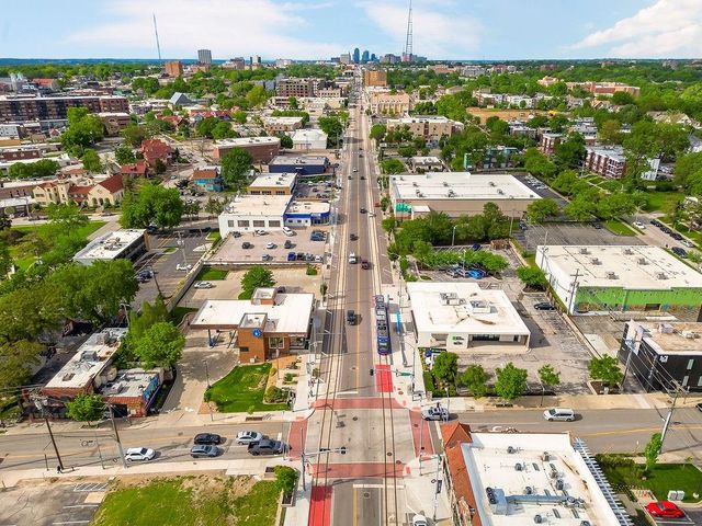 200 E 43rd Street 306, Kansas City, MO 64111
