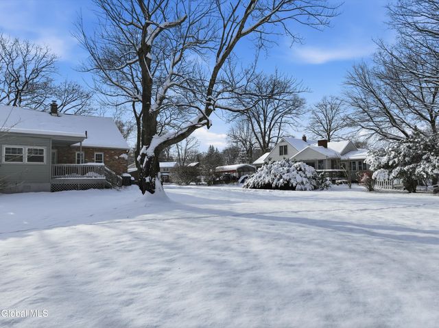 2829 Consaul Road, Schenectady, NY 12304