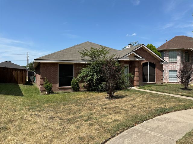 1811 Stewart Street, Cedar Hill, TX 75104