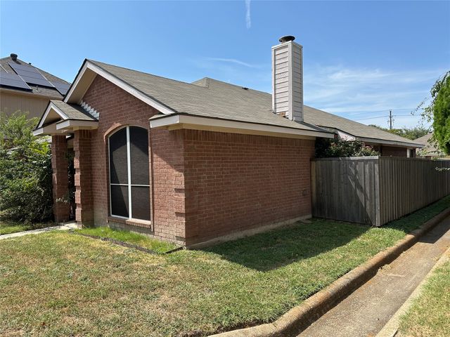 1811 Stewart Street, Cedar Hill, TX 75104