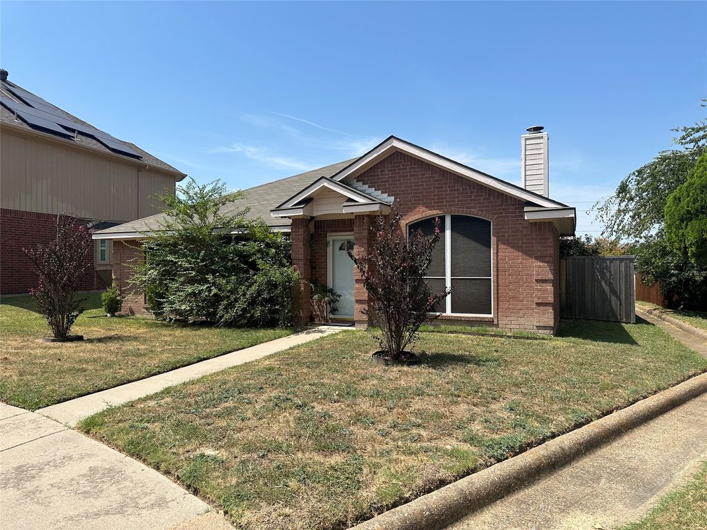 1811 Stewart Street, Cedar Hill, TX 75104