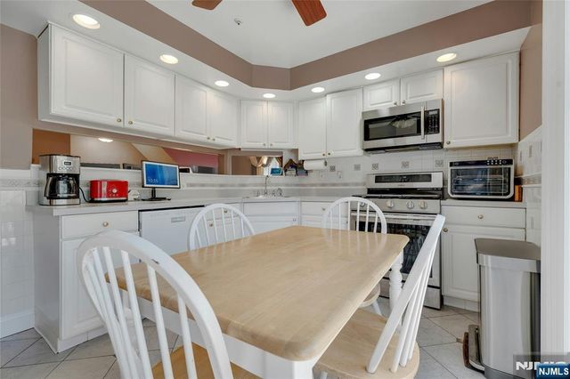 72 Marrow Street 3101, Newark, NJ 07103