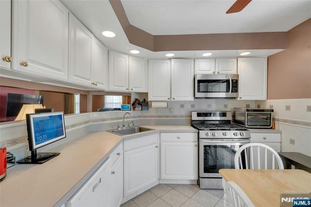72 Marrow Street 3101, Newark, NJ 07103