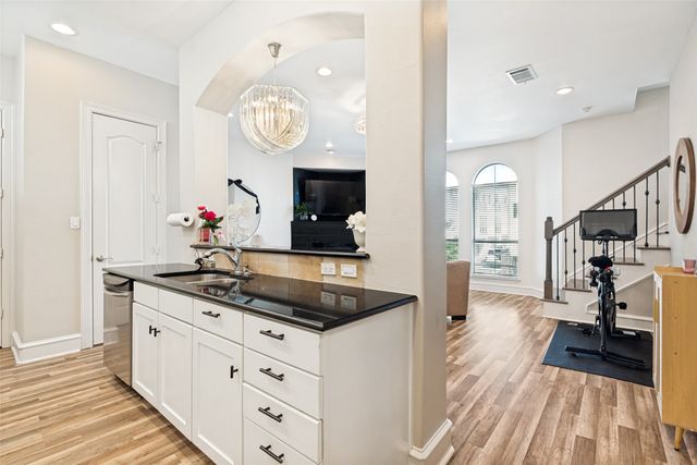 2022 N Fitzhugh Avenue C, Dallas, TX 87204