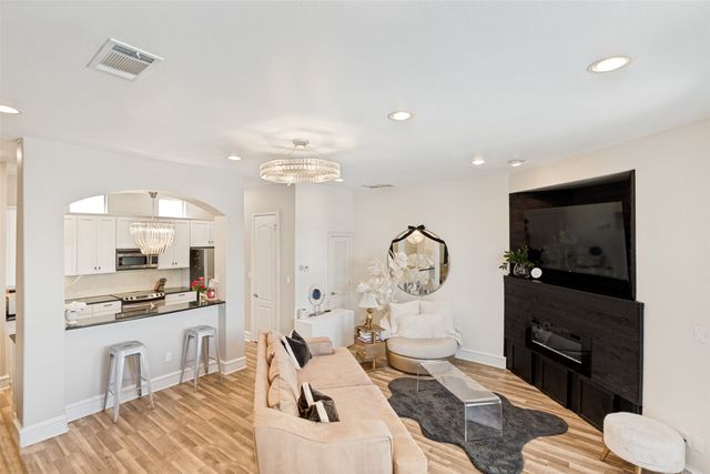 2022 N Fitzhugh Avenue C, Dallas, TX 87204
