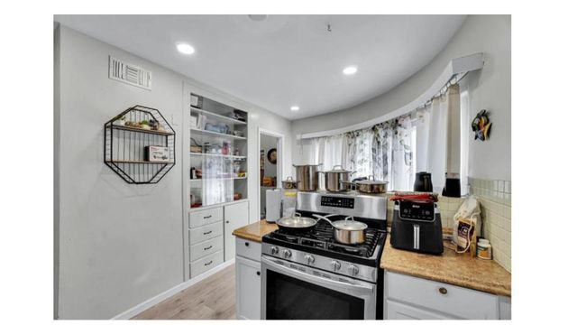 3216 Palmer St, Sacramento, CA 95815