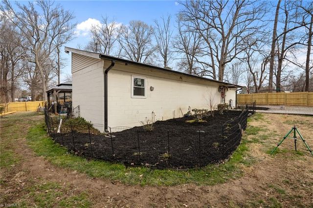 901 Decker Road, Thomasville, NC 27360