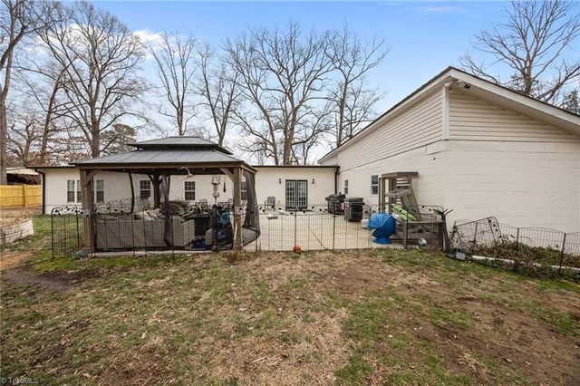 901 Decker Road, Thomasville, NC 27360